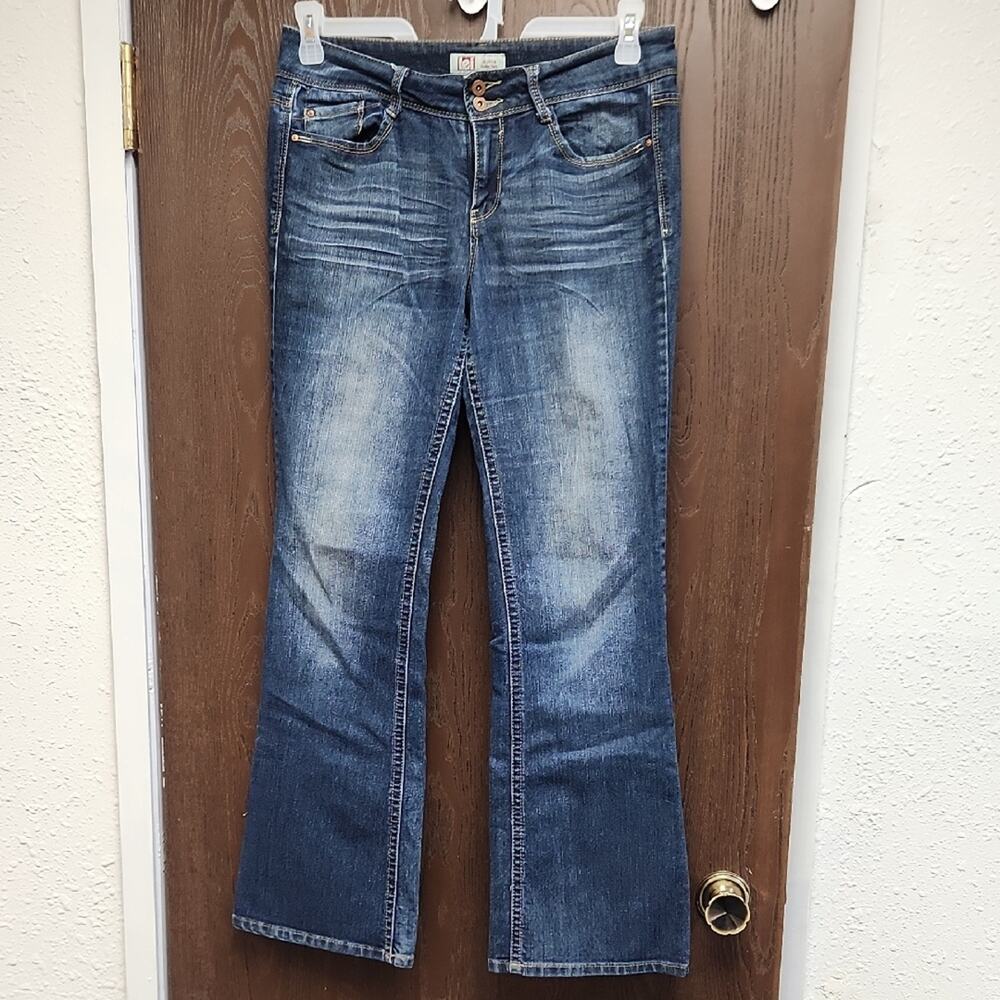 🚨2/$25 or 5/$50🚨LEI Women's Boot Cut Jeans in Blue